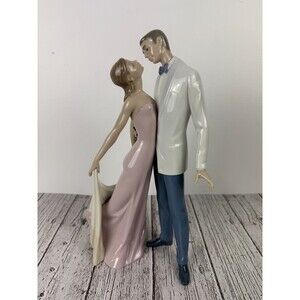 Lladro #06475 Happy Anniversary Couple Dancing‎